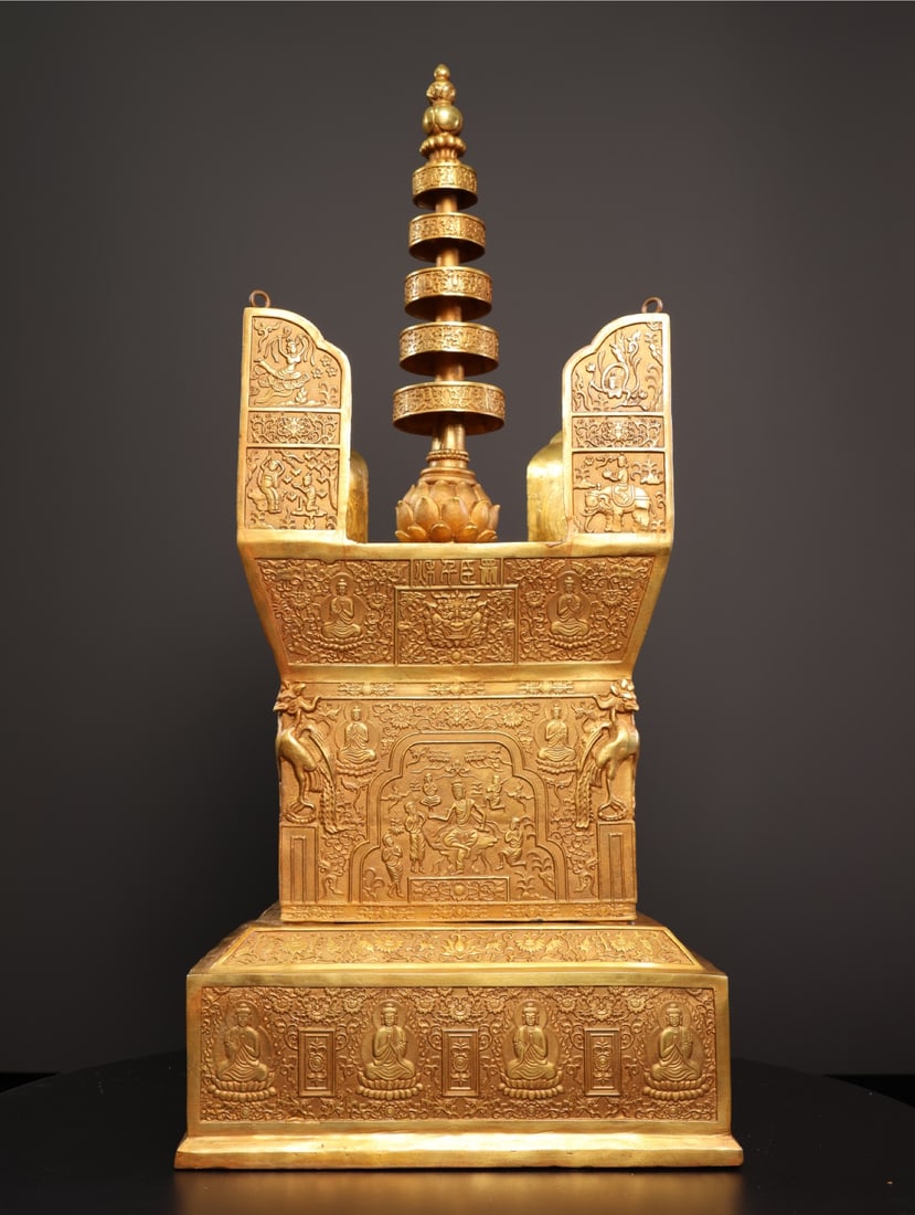 Treasured pure copper Ashoka Pagoda: This is a rare pure copper Ashoka Pagoda. The pagoda is well-proportioned, with exquisite hand-engraved decorations. It is 70cm high, 30cm long, and 30cm wide, and weighs 15400g. Thank you for viewing