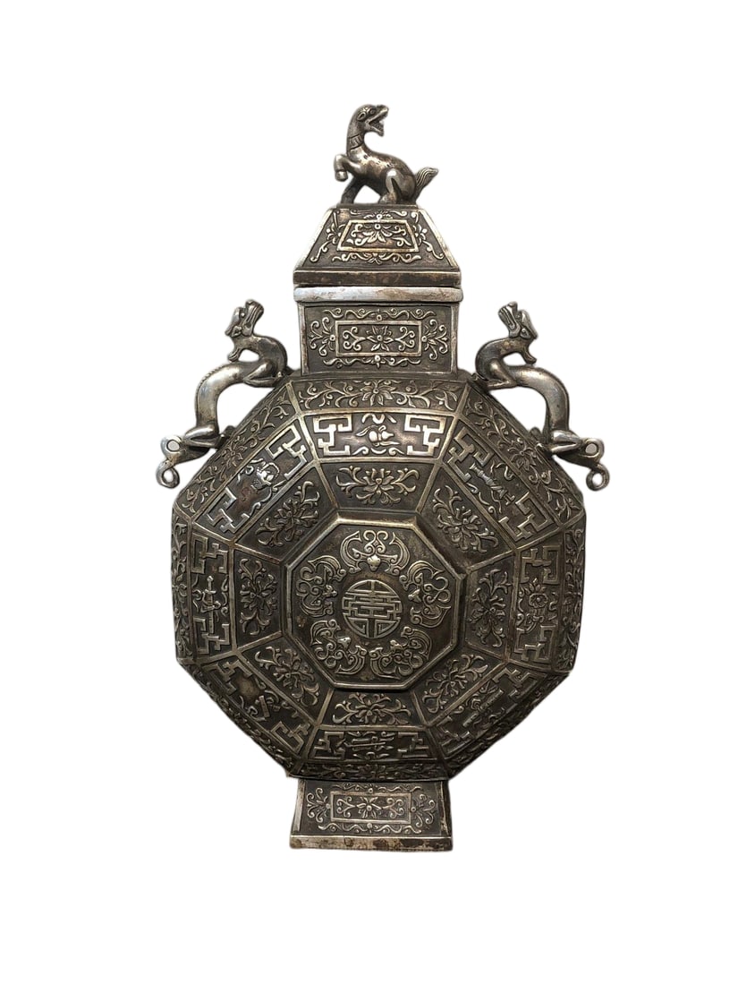 Solid white copper gilded silver Qing Dynasty Qianlong Emperor's Five Blessings Auspicious Beast: A solid white brass vase with gilded silver, dating from the Qianlong period of the Qing Dynasty, featuring auspicious beasts symbolizing good fortune and prosperity. The patina is warm, smooth, and s