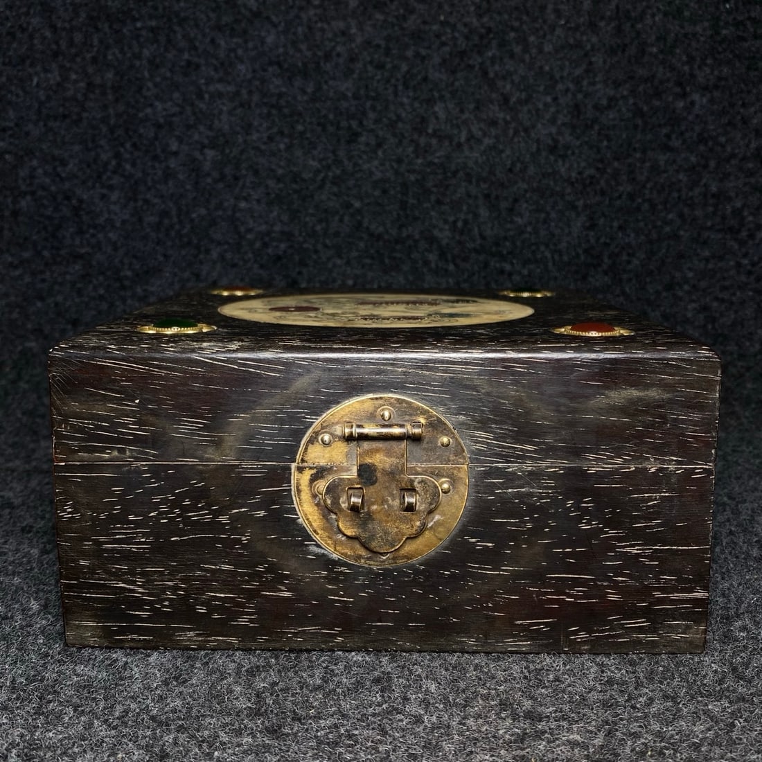 Rosewood and bone-inlaid mother-of-pearl collection box and antique patina bronze three-piece - 4