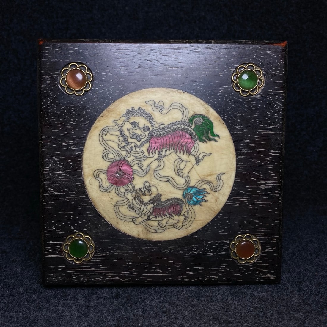 Rosewood and bone-inlaid mother-of-pearl collection box and antique patina bronze three-piece - 5