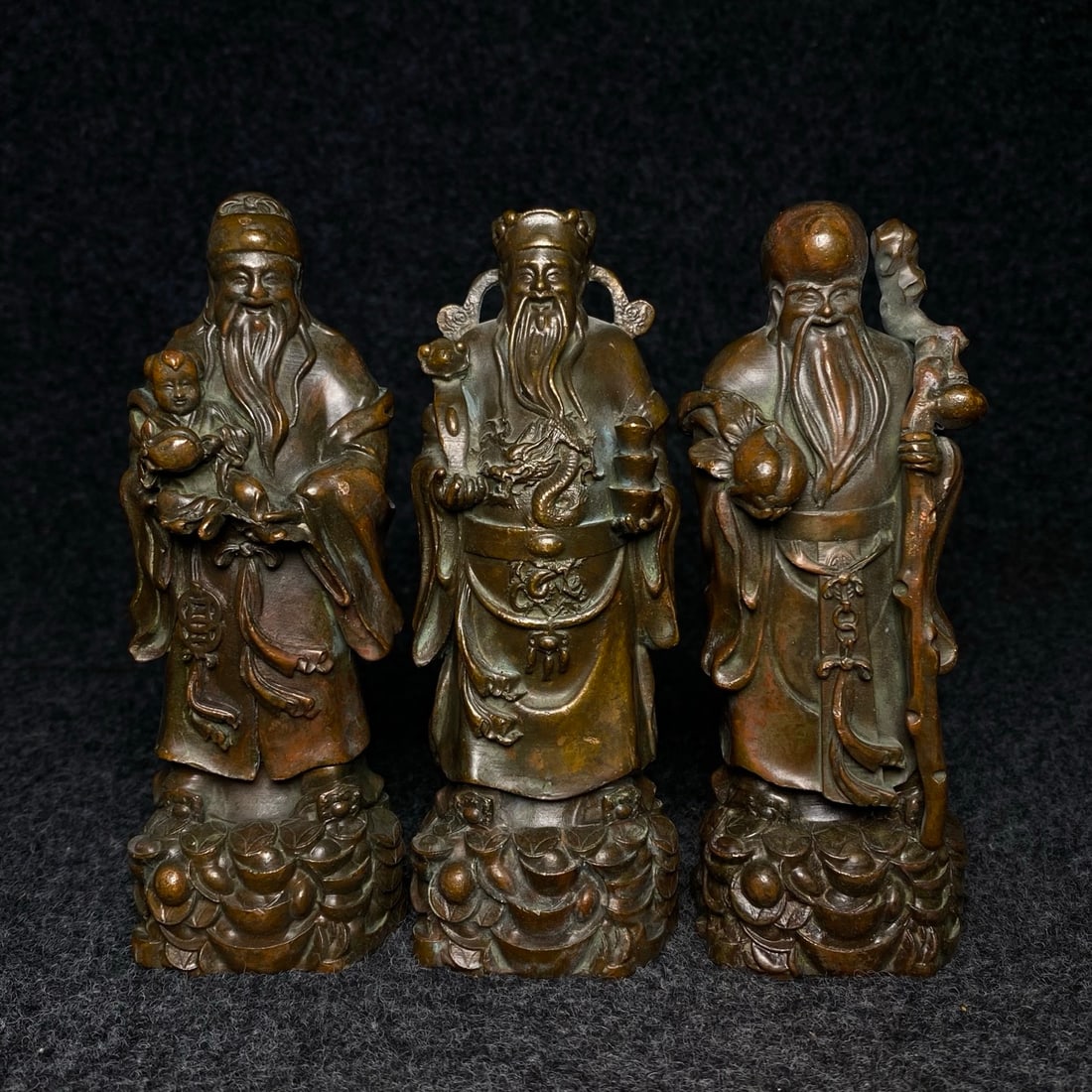 Rosewood and bone-inlaid mother-of-pearl collection box and antique patina bronze three-piece - 6
