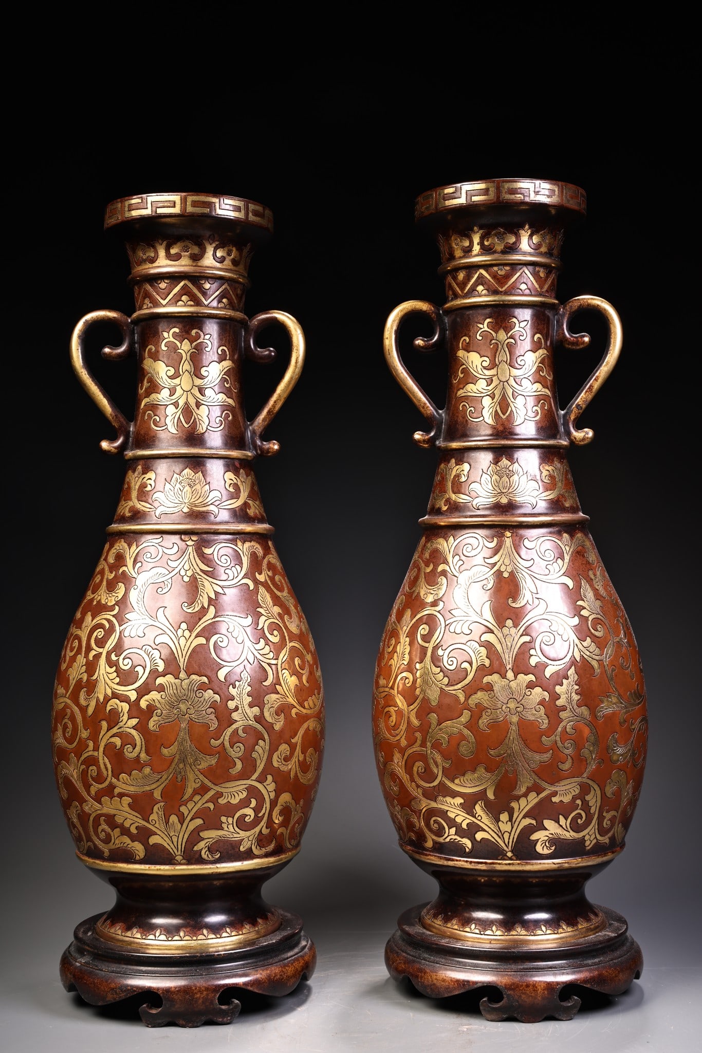 A pair of rare, antique pure copper gilt vases with high relief engraving and engraving techniques. (1 of 8)