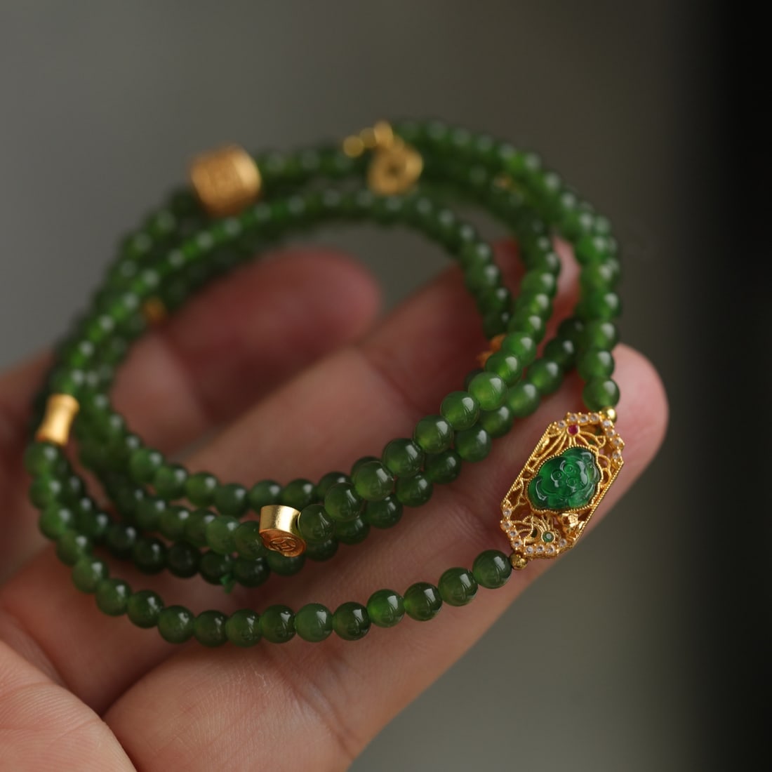 Natural jade with multiple rings - 4