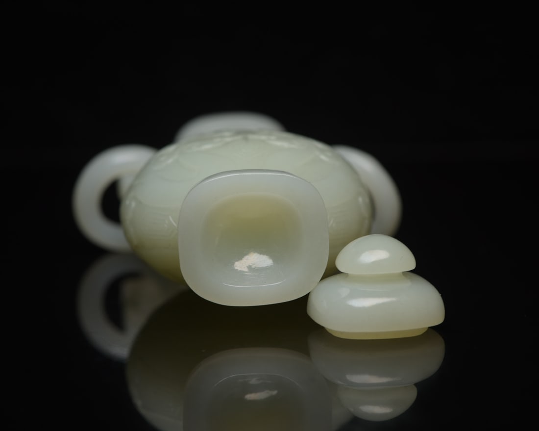 Hotan jade bottle - 6