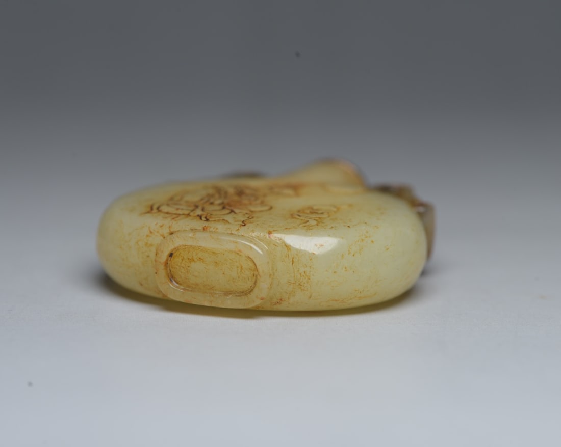 Hetian jade snuff bottle - 6