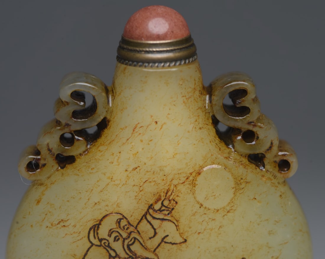 Hetian jade snuff bottle - 7
