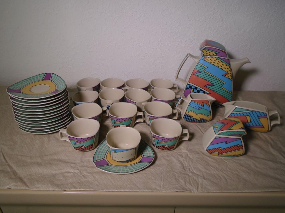 Set of 32 "Flash" Ceramic tea/coffee set by Rosenthal. (1 of 8)