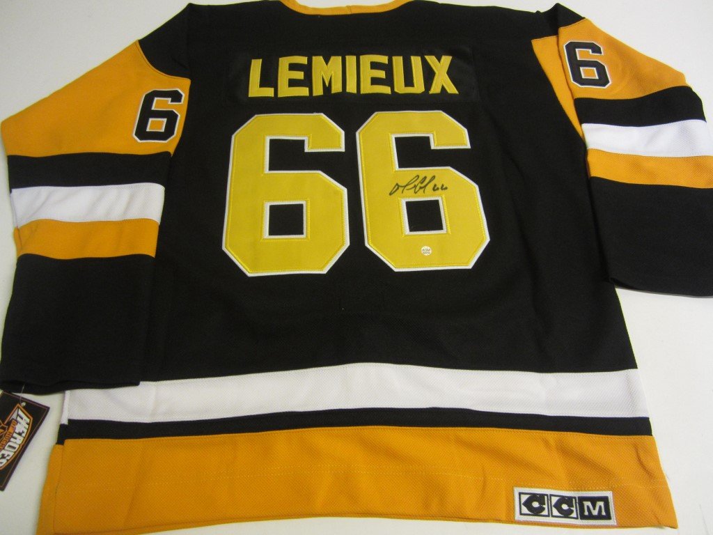 Mario Lemieux Signed Jersey: Mario Lemieux Pittsburgh Penguins signed hockey jersey. This comes with a certificate of authenticity (COA)
