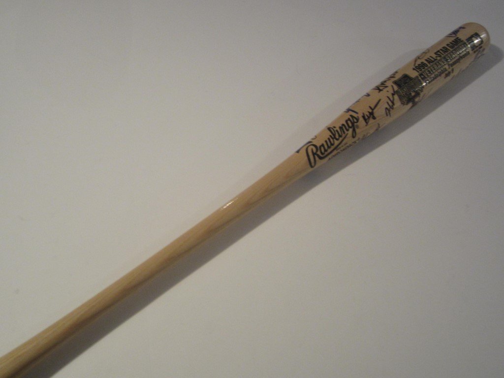 1996 signed All Star Bat: 1996 MLB All Star multi hand signed full size baseball bat. Signatures include: Albert Belle, Ozzi Smith, Sany Alomar, Wade Boggs, Joe Carter, Frank Thomas, Brady Anderson and many more. This comes wi