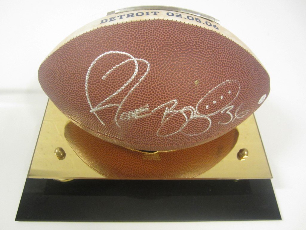 Jerome Bettis signed football: Jerome Bettis Pittsburgh Steelers hand signed Limited Edition Super Bowl XL full size football. A deluxe display case is included.This comes with a Certificate of Authenticity from PAAS