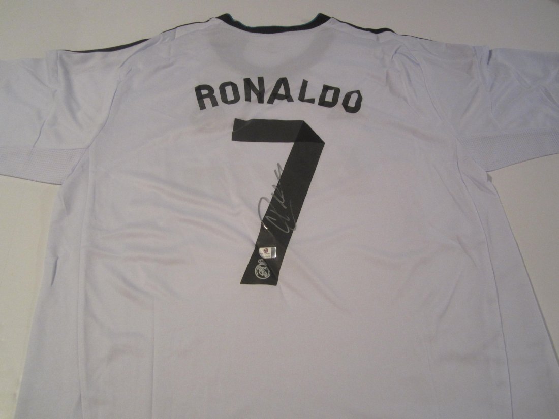 Cristiano Ronaldo Auto Jersey (1 of 4)