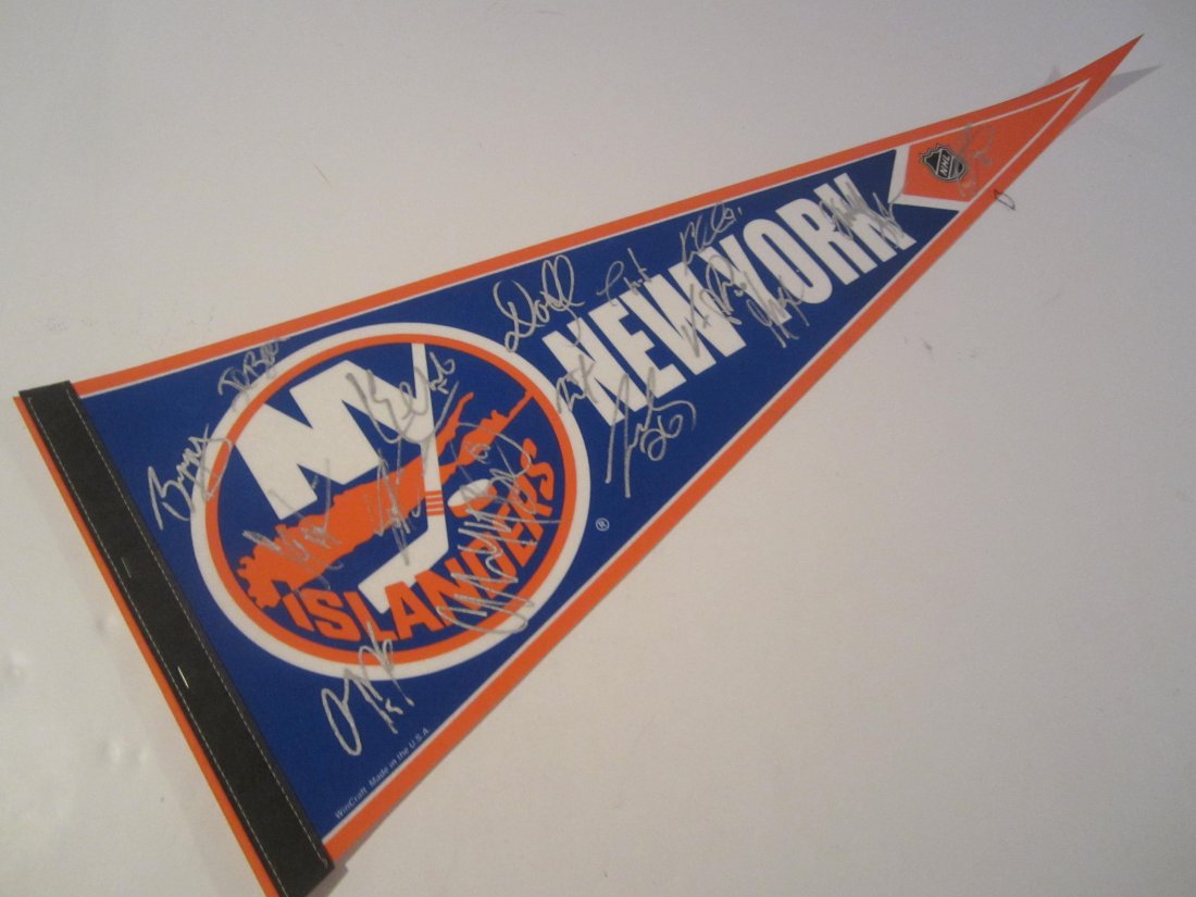 2014 NY Islanders auto pennant (1 of 2)
