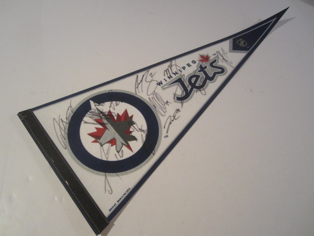 2014 Winnepeg Jets auto pennant (1 of 2)