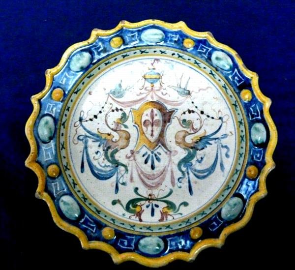 LOT OF 2 -EARLY 1900s ITALIAN HAND PAINTED DERUTA (1 of 4)