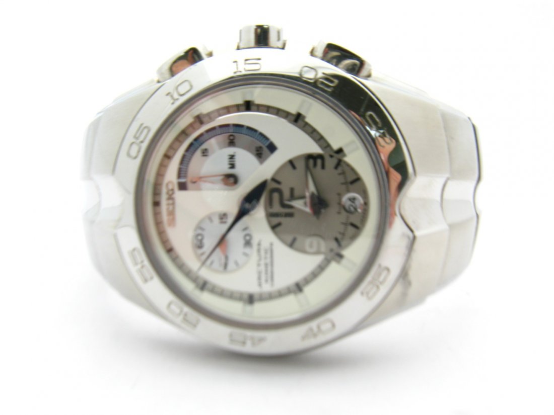 Seiko Kinetic Arctura Chronograph Stainless Steel Mens: This Lot is for a Seiko Kinetic Arctura Chronograph Stainless Steel Mens Watch, watch works fine and looks fine, great watch for everyday use.