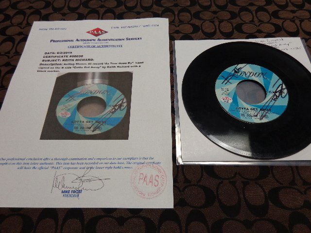 KEITH RICHARD Autographed "Rolling Stones" 45 Record (1 of 3)