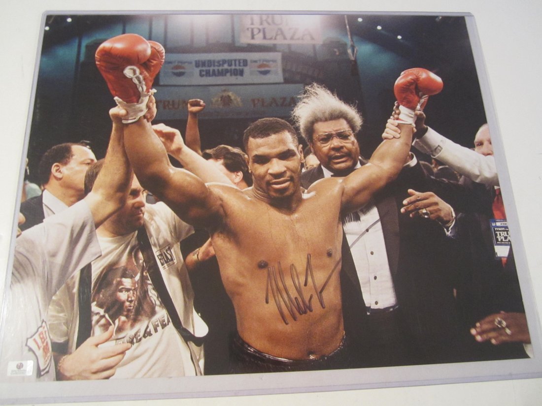 Mike Tyson Signed 16x20 Photo (1 of 2)