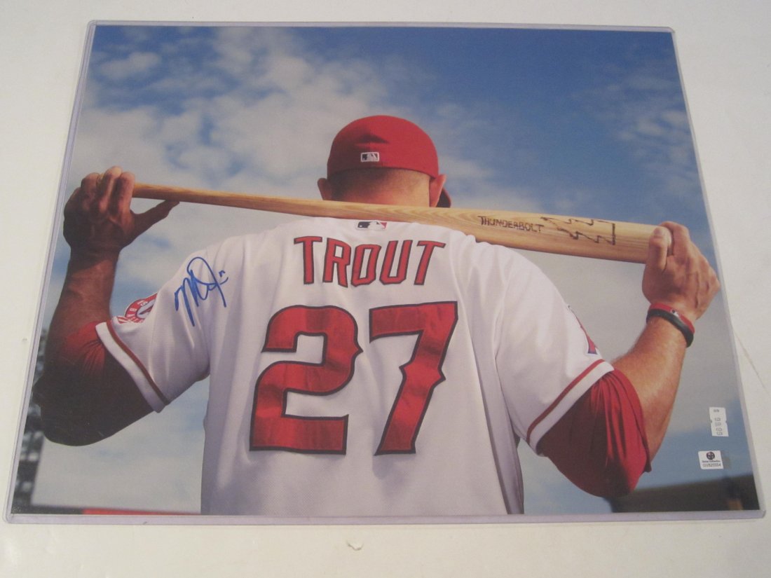Mike Trout auto photo (1 of 2)
