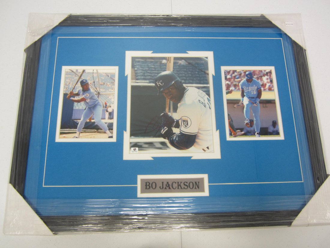 Bo Jackson signed photo (1 of 3)