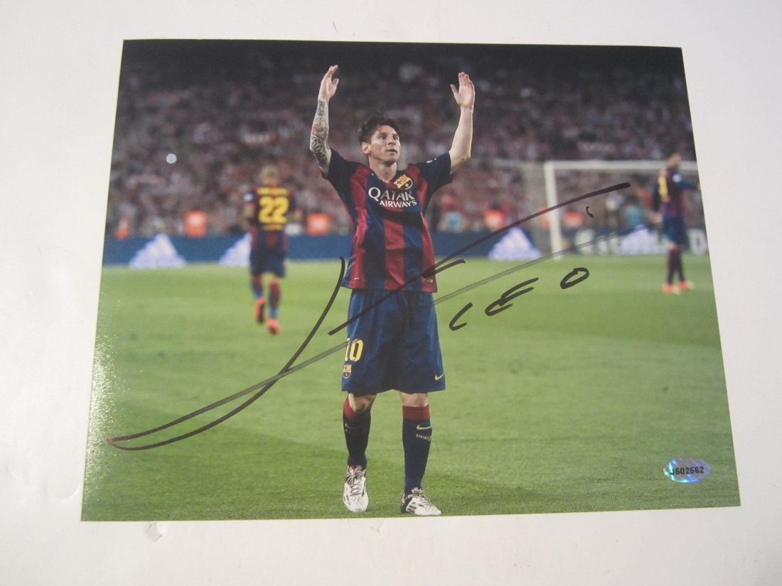 Leo Messi auto photo (1 of 2)