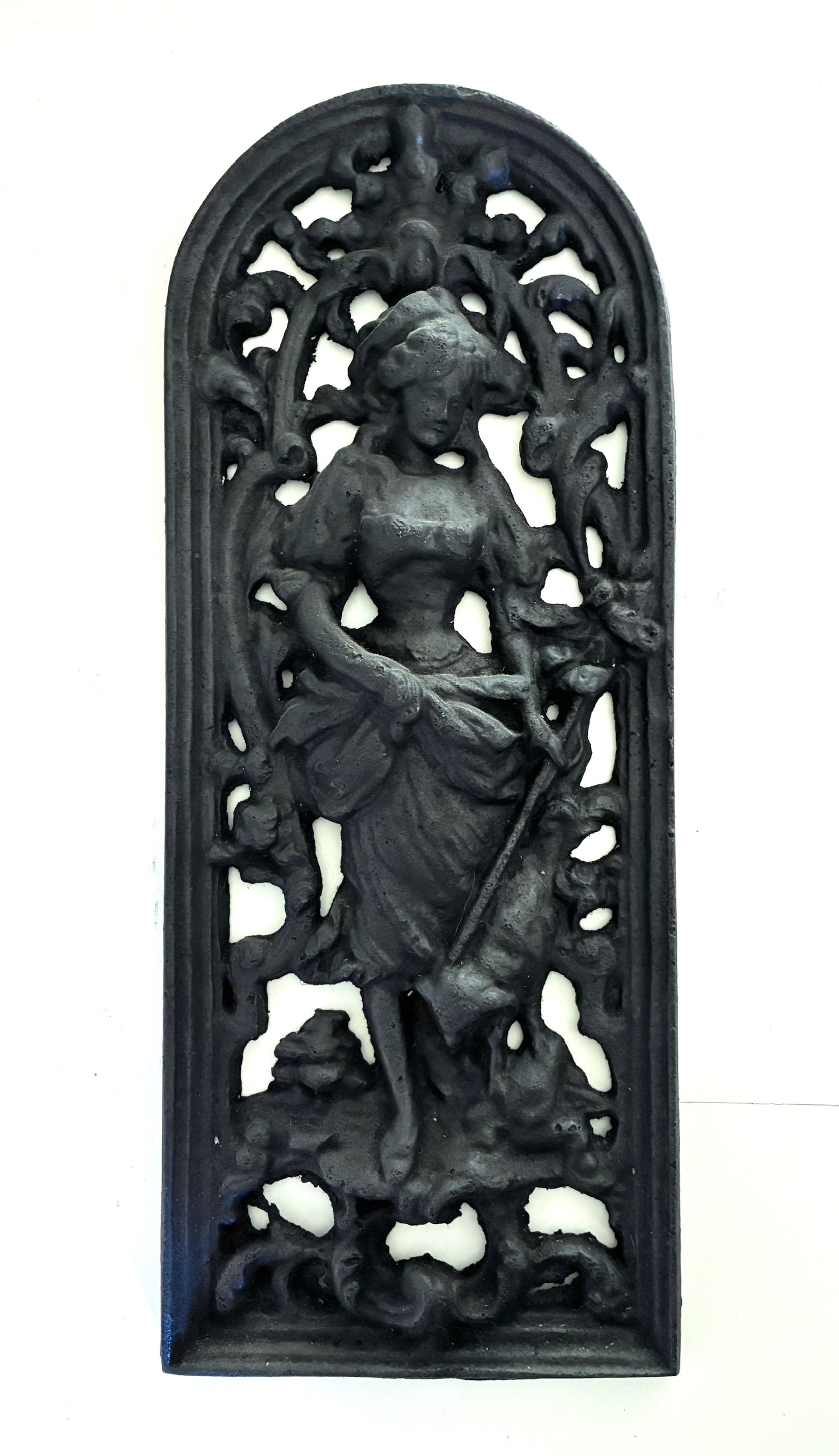 Cast iron wall relief: 17.25" x 7" x 0.5"