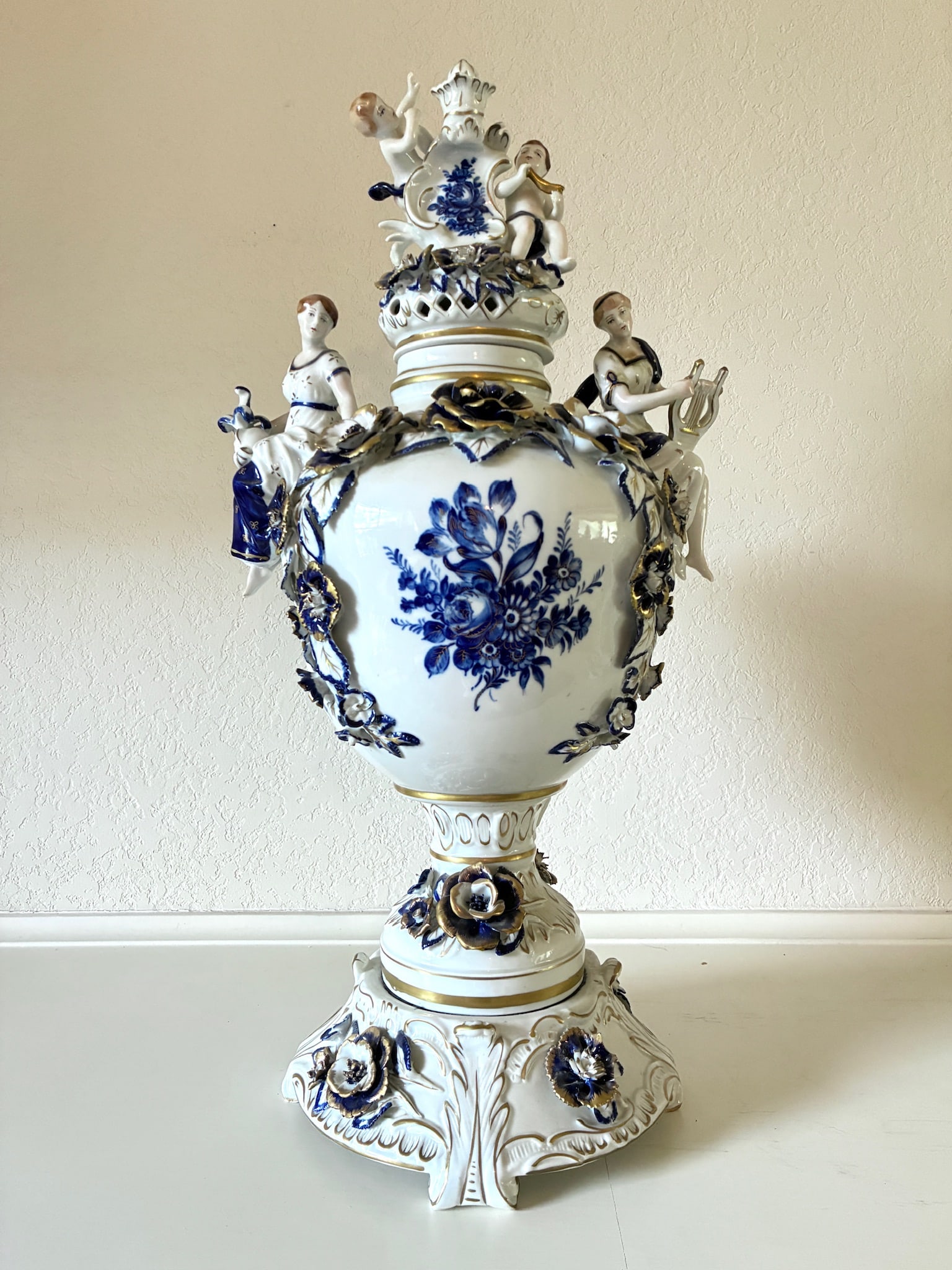 Von Schierholz Porcelain Urn: 3 Pieces. 20" tall x 9" wide
