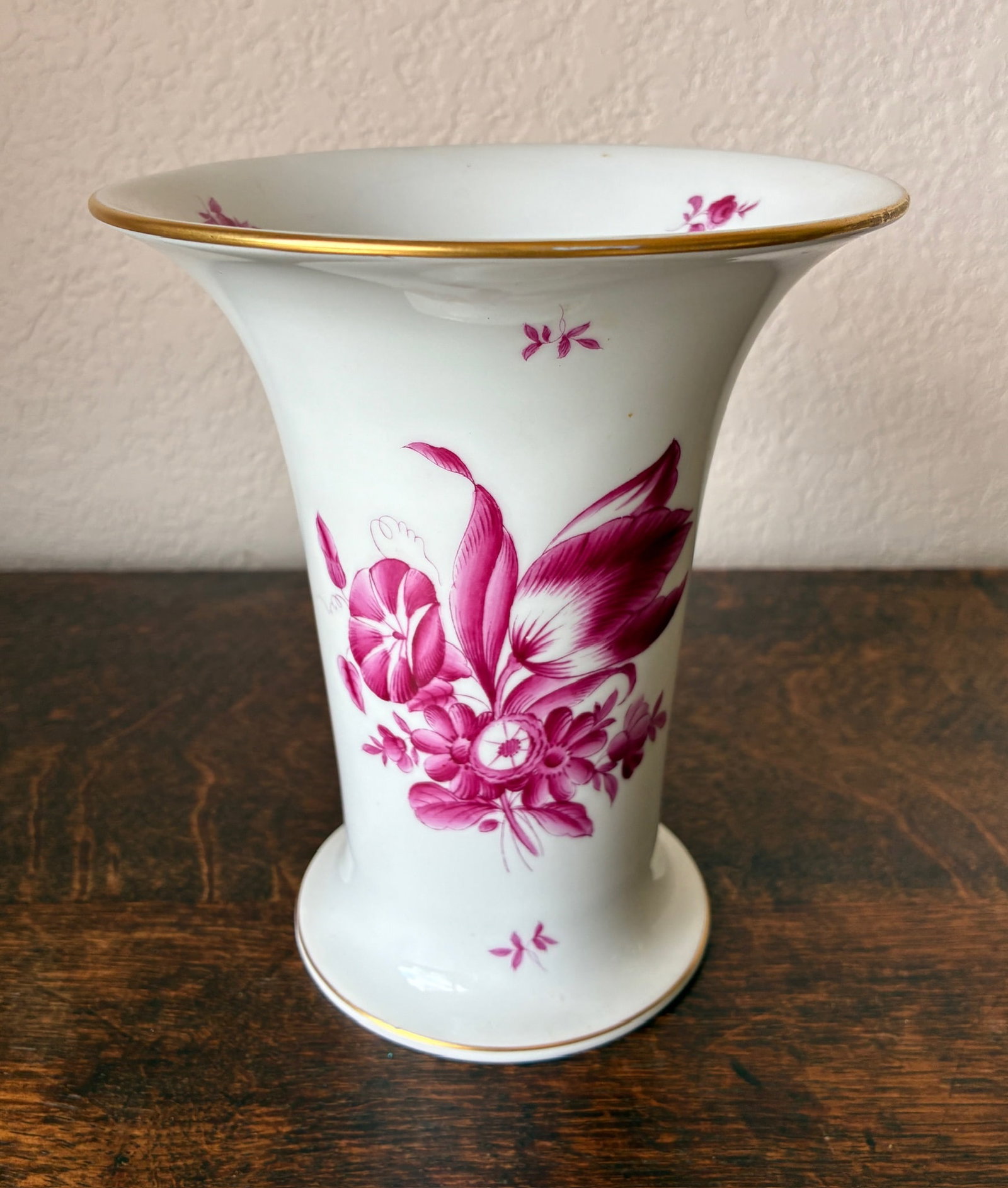 Herend Porcelain Plate Vase Bouquet Pattern (1 of 4)