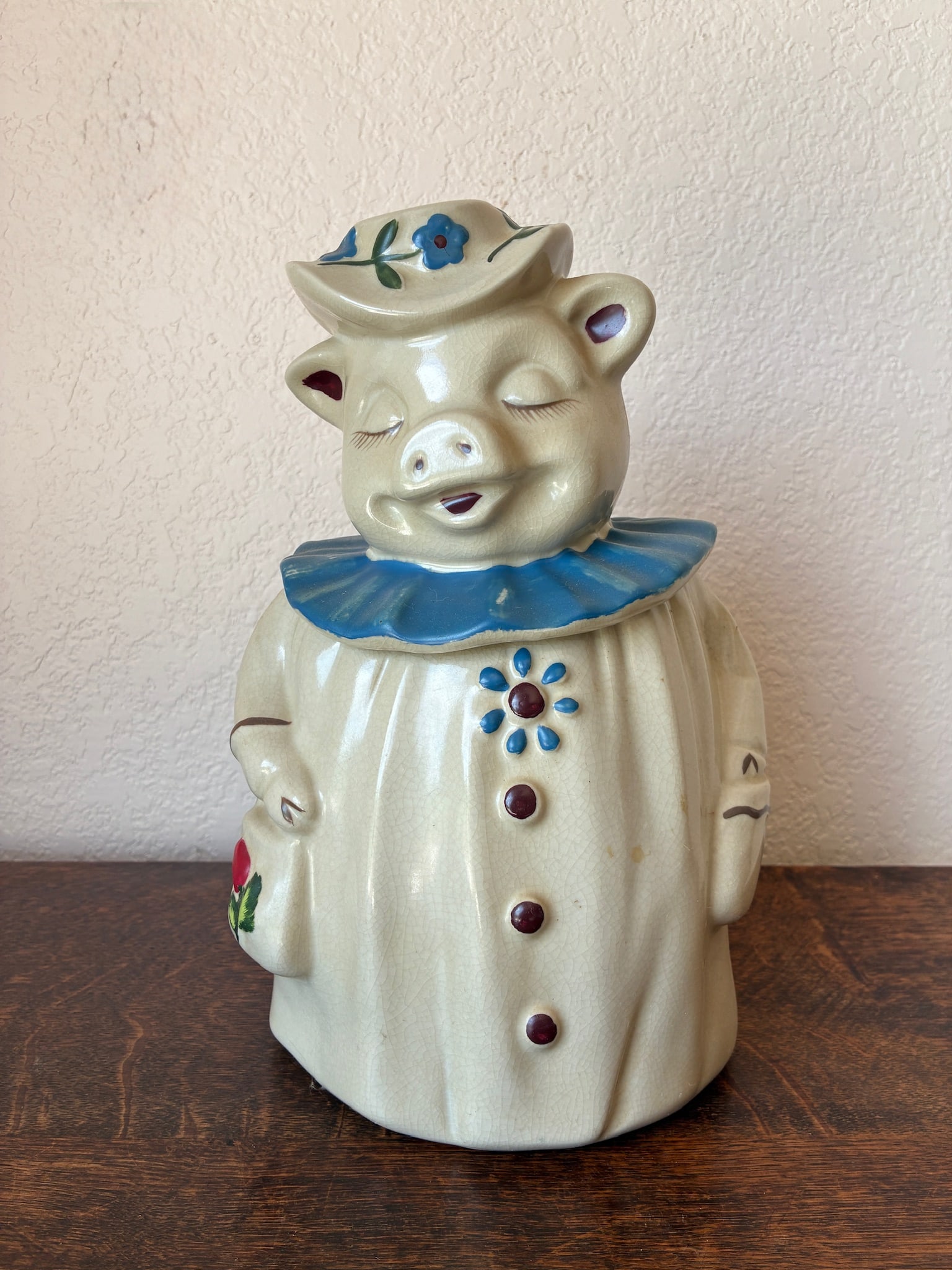 Vintage Shawnee Winnie Pig Cookie Jar (1 of 8)