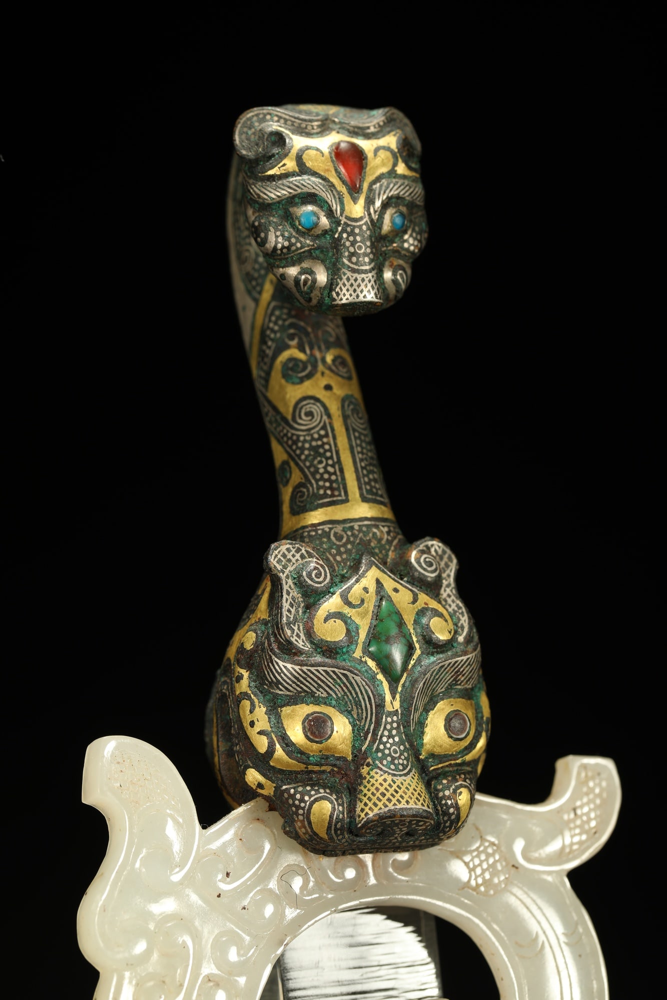 BRONZE GILT-SILVER JADE BELT HOOK - 2