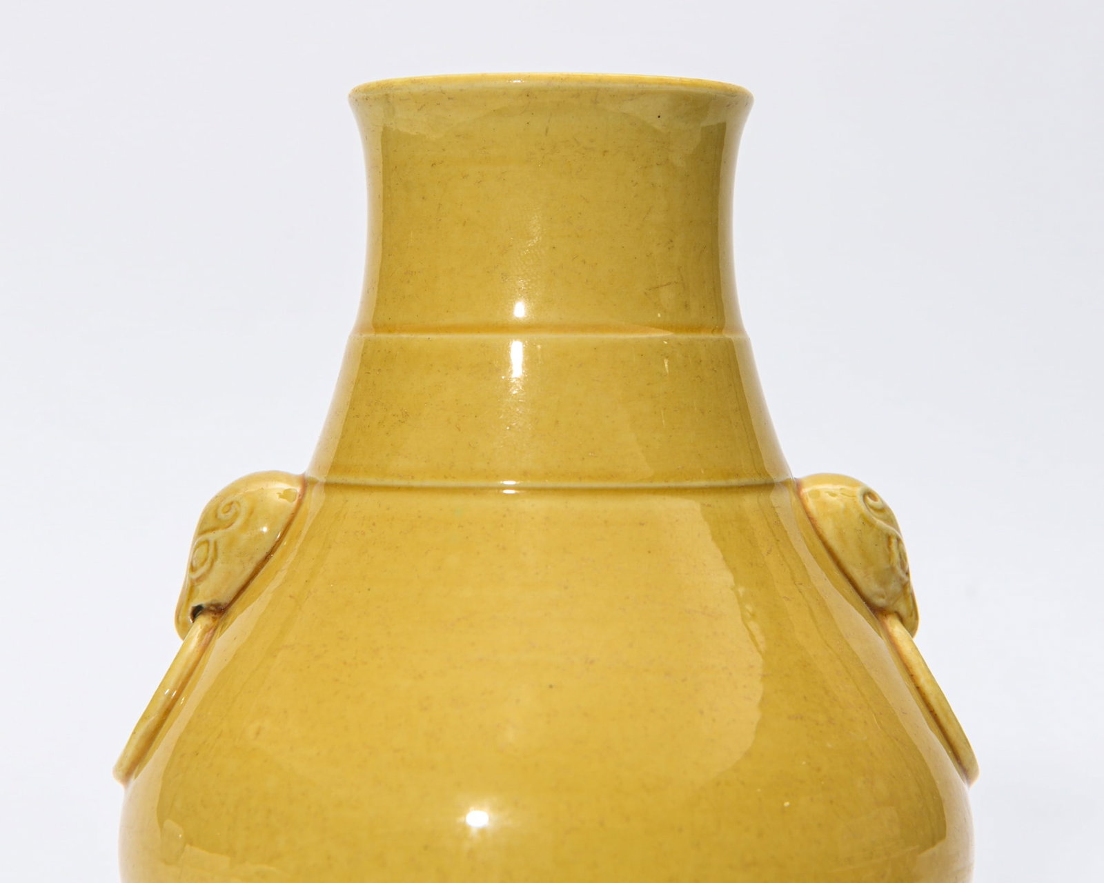 QIANLONG YELLOW-GLAZED VASE - 4