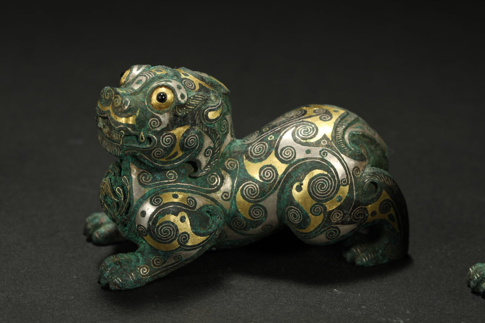 BRONZE GILT-SILVER MYTHICAL BEASTS, A PAIR - 3