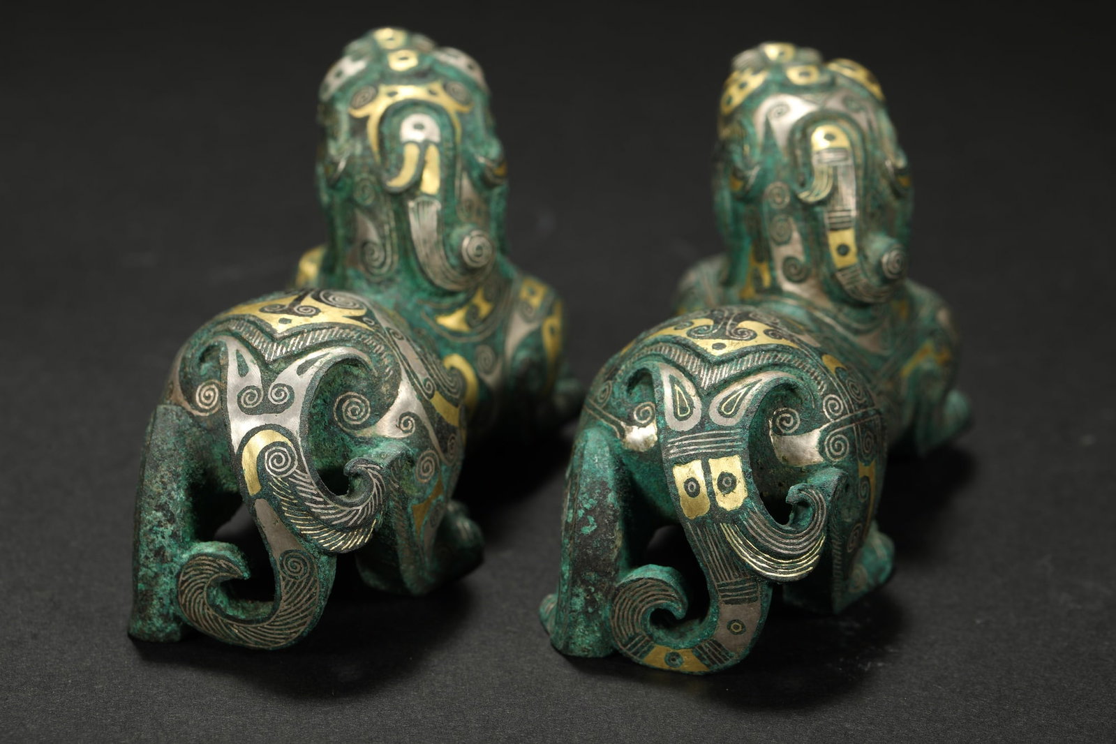 BRONZE GILT-SILVER MYTHICAL BEASTS, A PAIR - 5