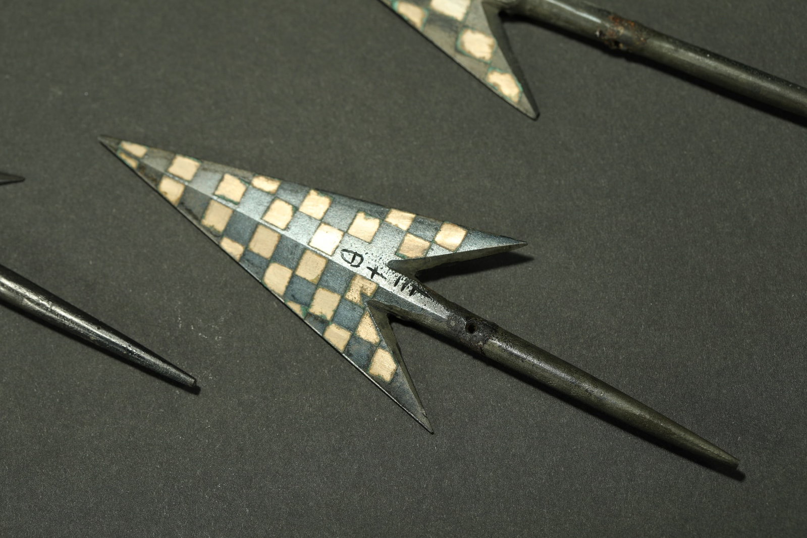 BRONZE GILT-SILVER ARROWHEADS - 3