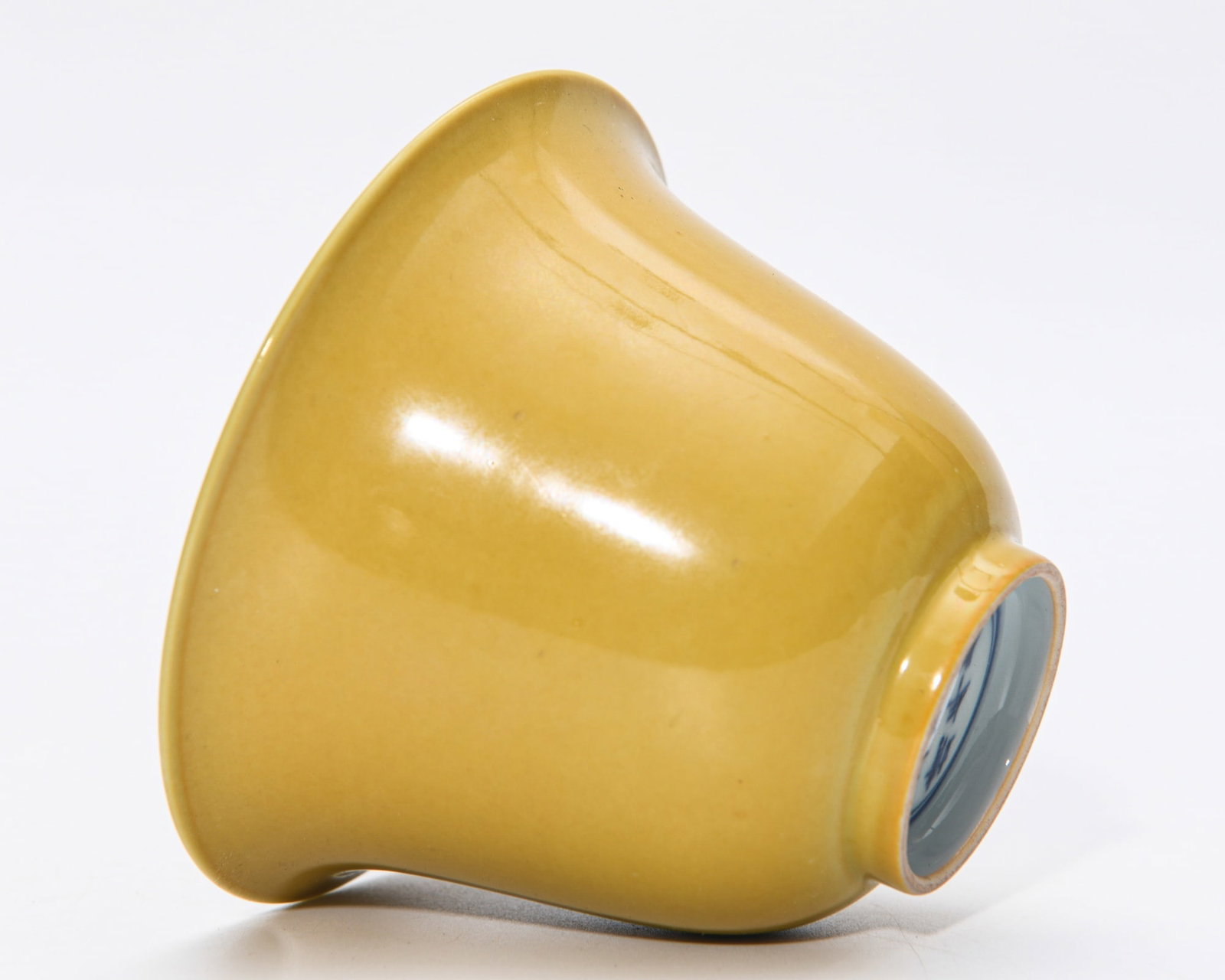 JIAJING YELLOW-GLAZED CUP - 4