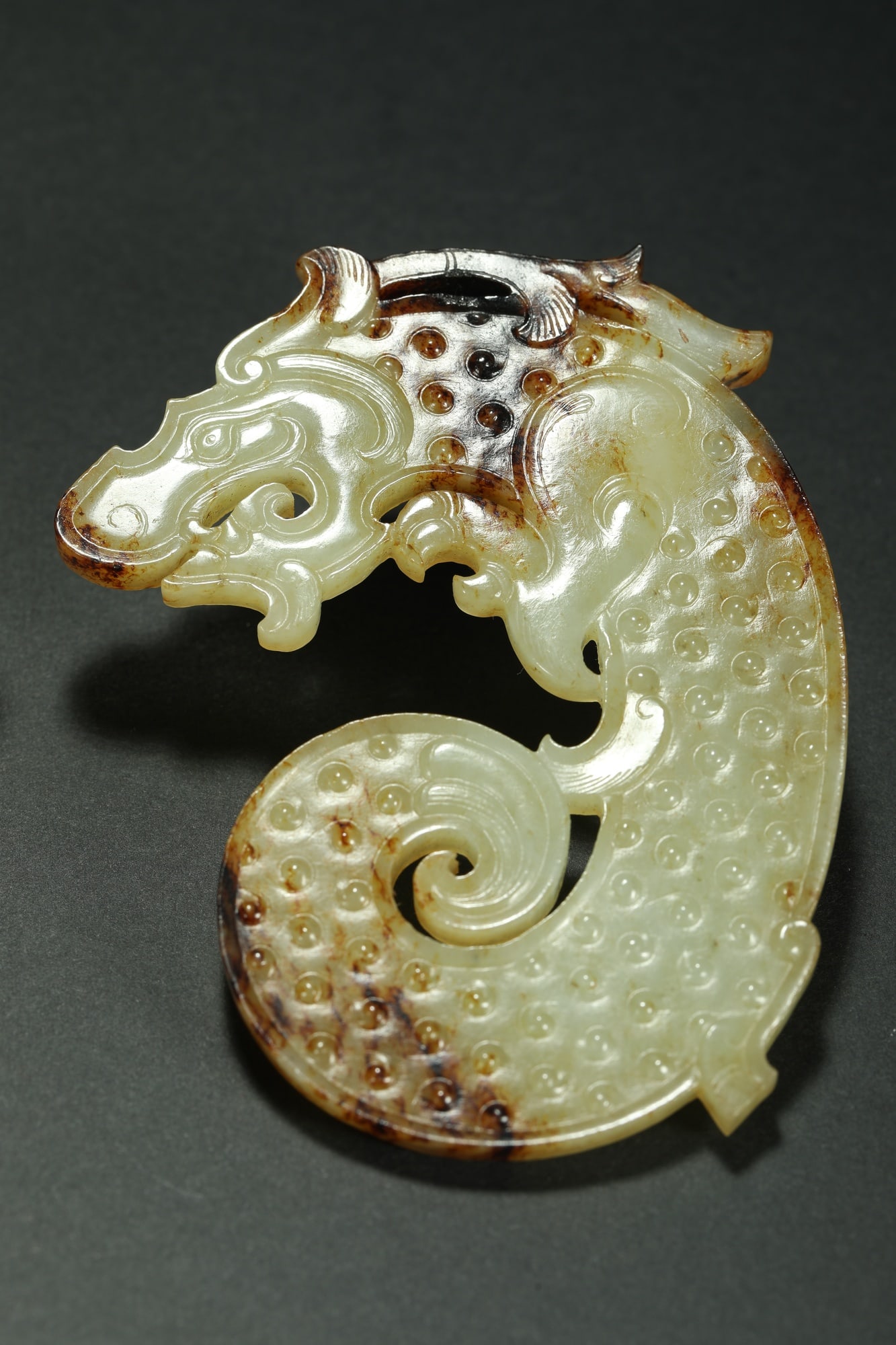 HETIAN JADE DRAGONS, A PAIR - 3