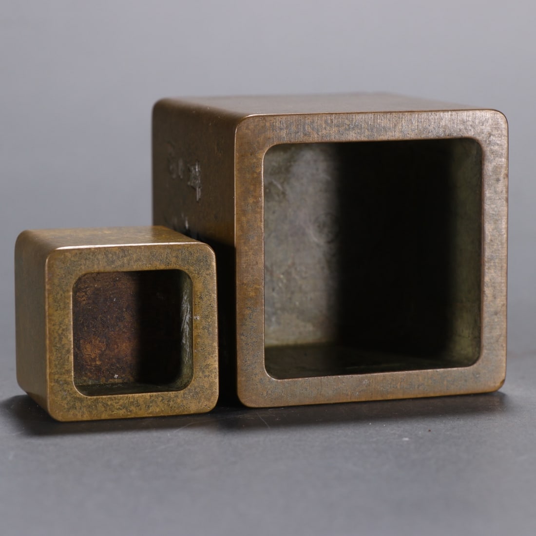 BRONZE NESTED SEAL SET - 8