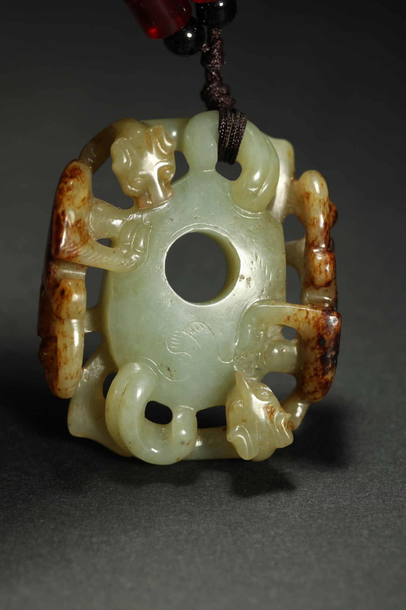 HETIAN JADE CHICKEN-HEART PENDANT (1 of 7)