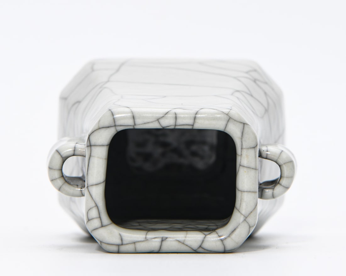 QIANLONG GE-TYPE GLAZED VASE - 2