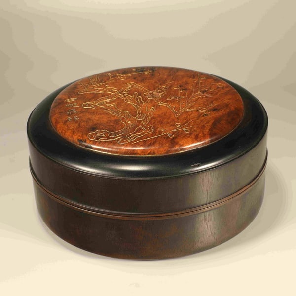 20th centuryRosewood inlaid with cherry wood carving of plum blossoms with gold decoration and lid: Name 20th centuryRosewood inlaid with cherry wood carving of plum blossoms with gold decoration and lid box Dimensions 10CM