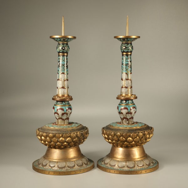 20th centuryPair of blue and white lacquer lotus petal-shaped candlesticks (1 of 6)