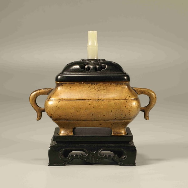 20th centuryBronze ear cup stove (1 of 6)