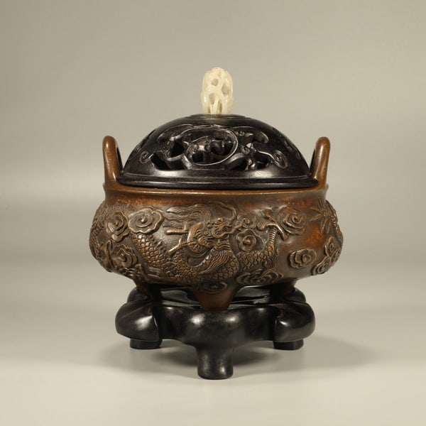 20th centuryBronze bridge ear-shaped incense burner with dragon pattern: Name 20th centuryBronze bridge ear-shaped incense burner with dragon pattern Dimensions 17*14CM