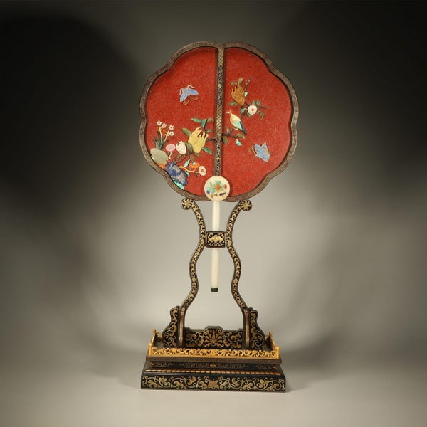 20th century Lacquer-decorated-golden-embossed floral pattern inlaid with precious stones and (1 of 8)