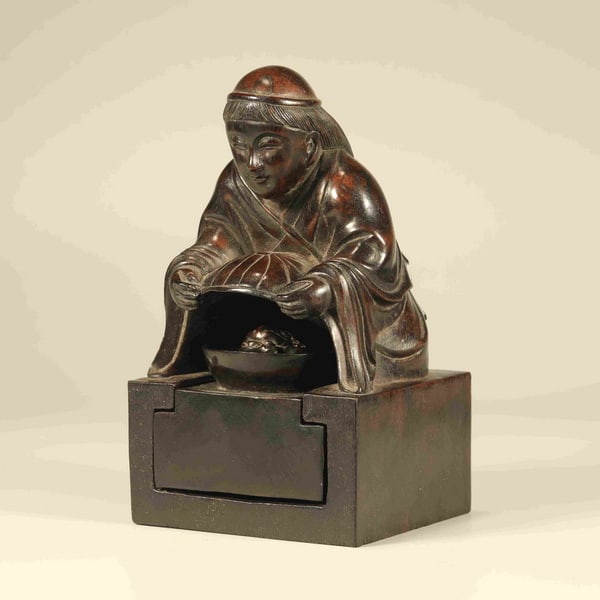 20th CenturySet of Engraved Lacquer Figures of Hairdo of a Scholar and a Golden Crab (1 of 6)
