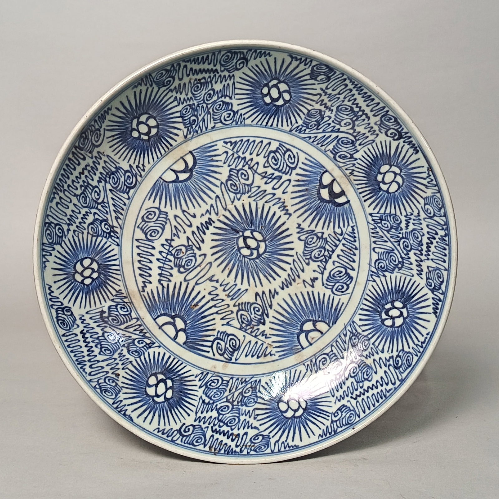 19th century - Blue and white floral pattern plate (1 of 5)