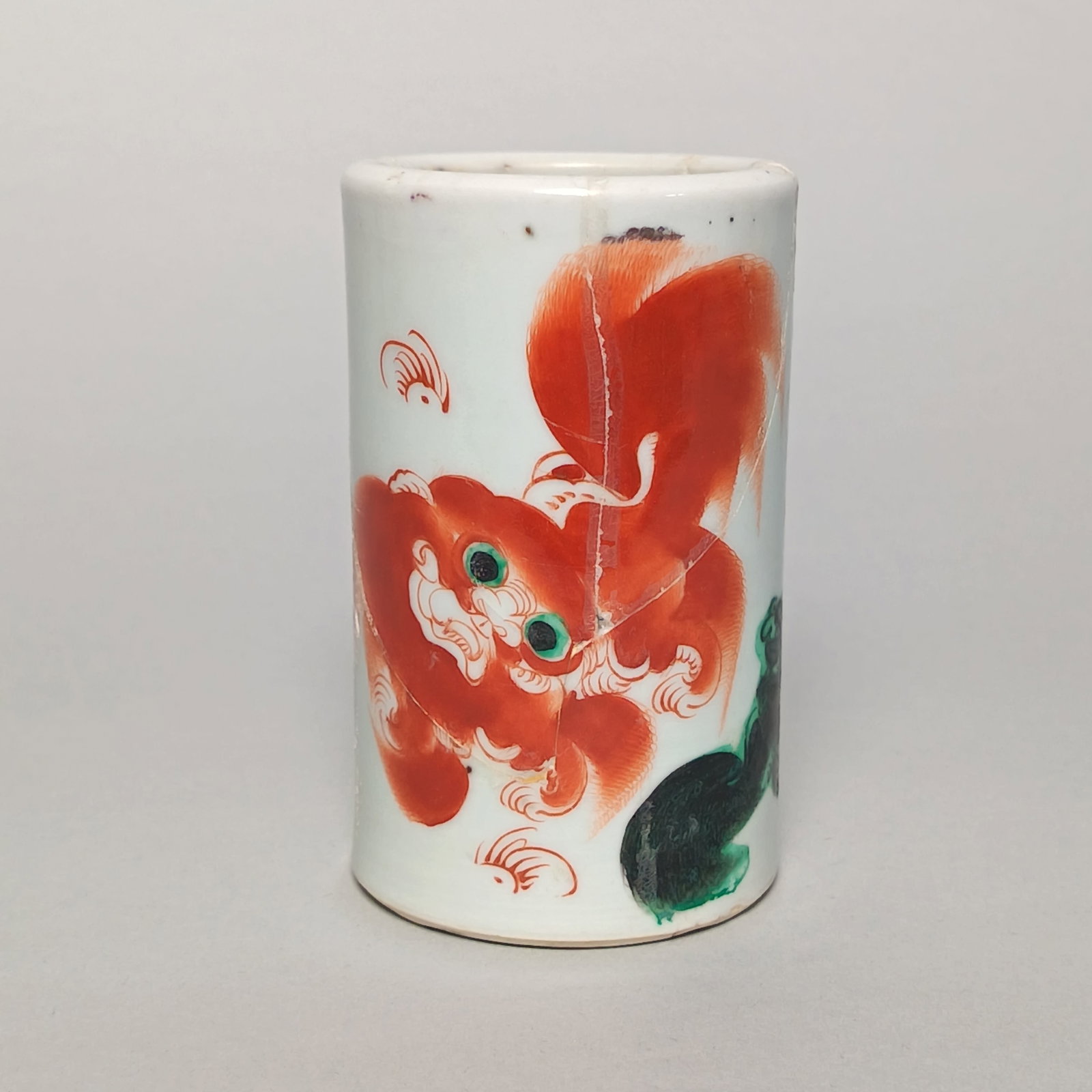 19th century - Lion-pattern pen holder (1 of 5)