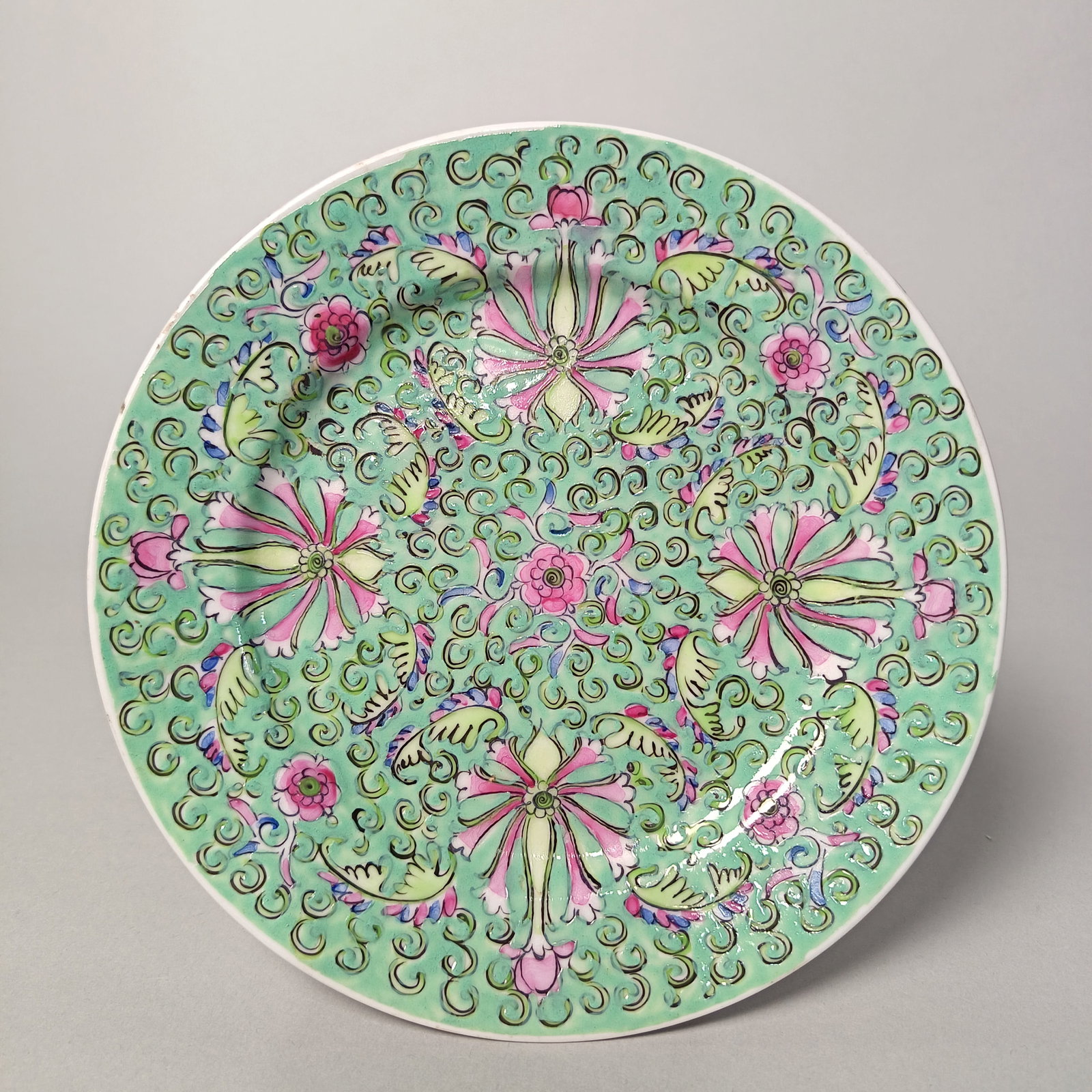 19th century - Powdered colored flower plate: Name 19th century - Powdered colored flower plate Dimensions D19CM