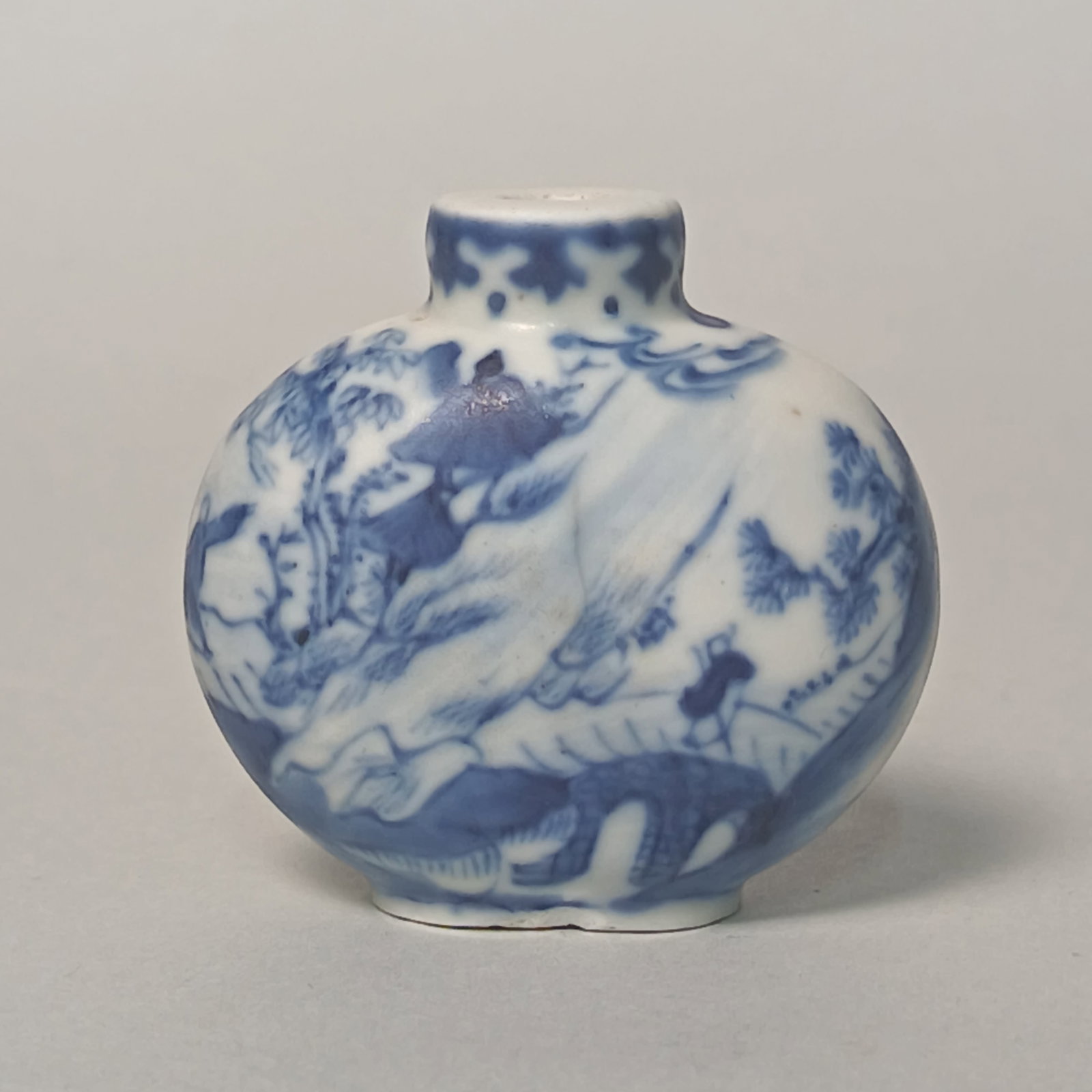 Late Qing Dynasty Blue-and-White Figure Whiskey Flask: Name Late Qing Dynasty Blue-and-White Figure Whiskey Flask Dimensions H??5.8cm