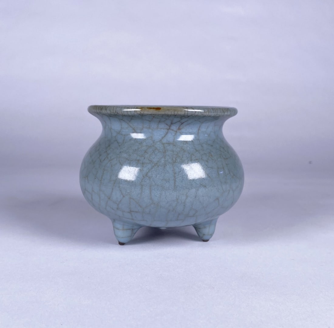 Qing Dynasty Ru Ceramic Incense Burner (1 of 4)