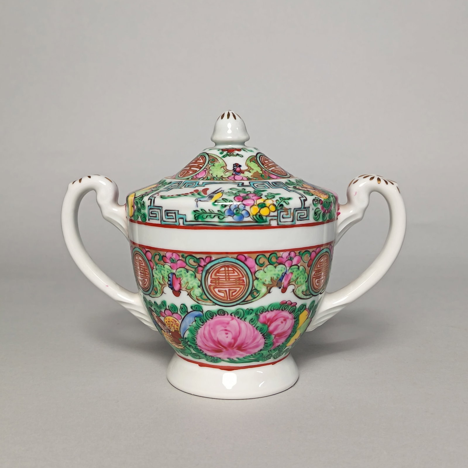 Republic of China Guangcai flower-and-bird auspicious characters fair cup (1 of 5)